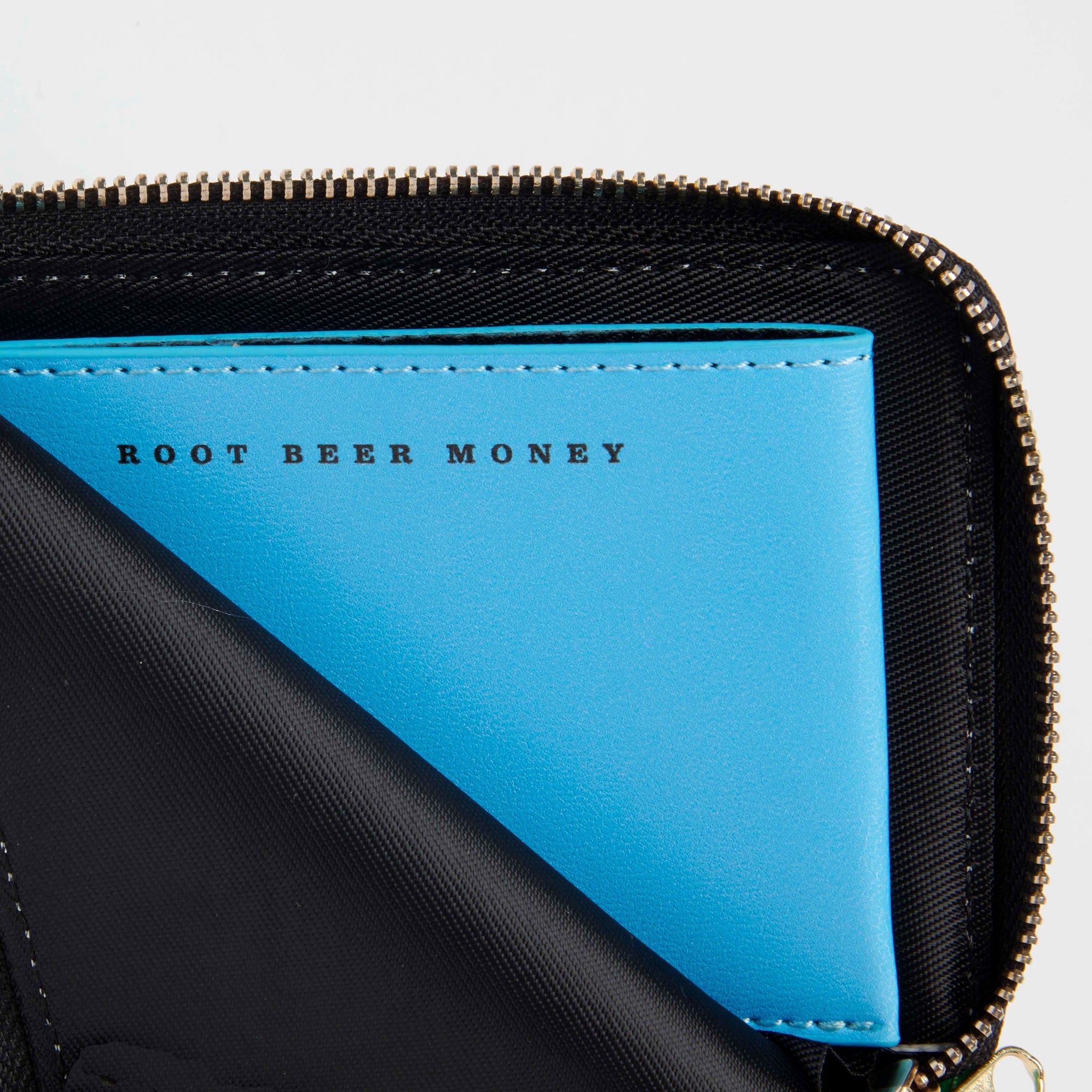 Peanuts - Unisex Coin Purse - Root Beer Money