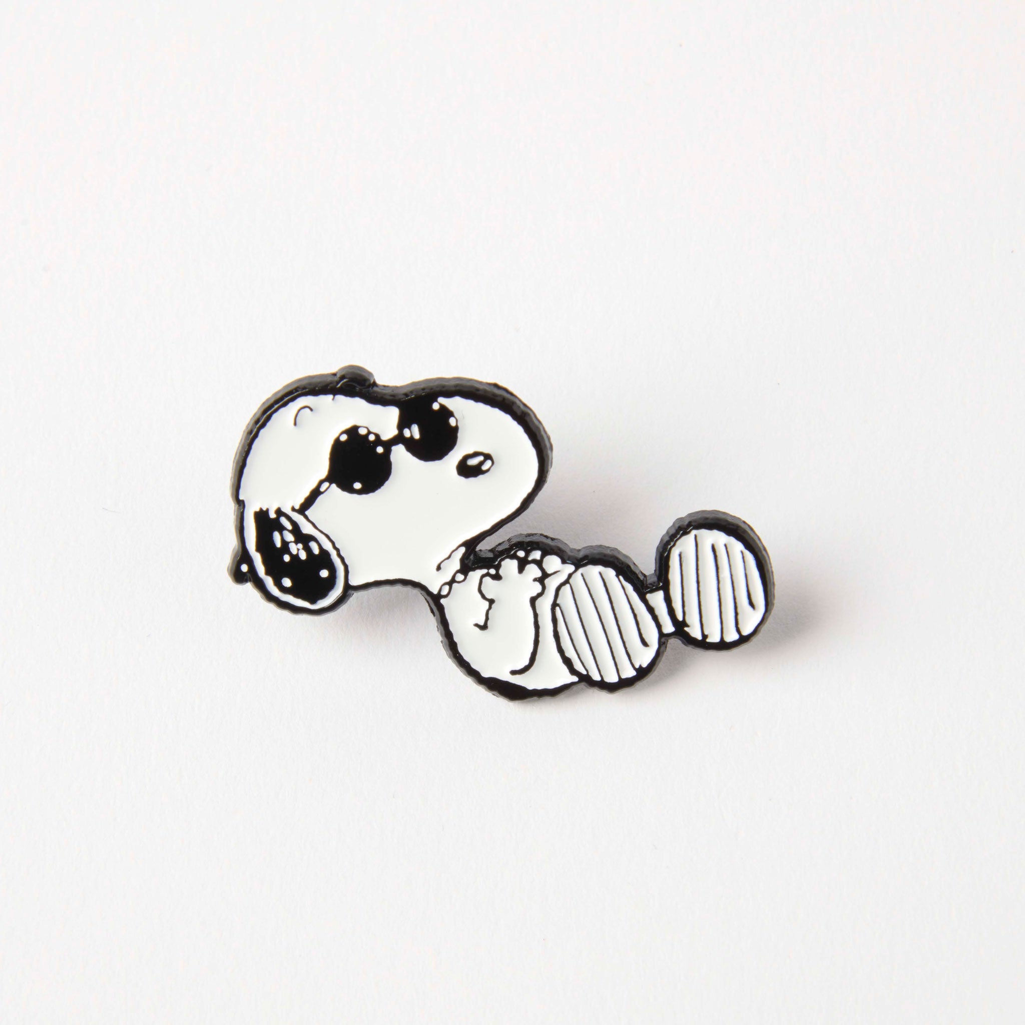 Peanuts Vibe Enamel Pin - Slacker