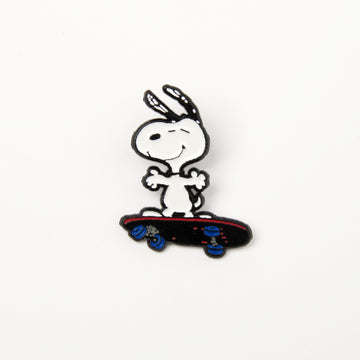 Peanuts Lifestyle Enamel Pin - Skateboard