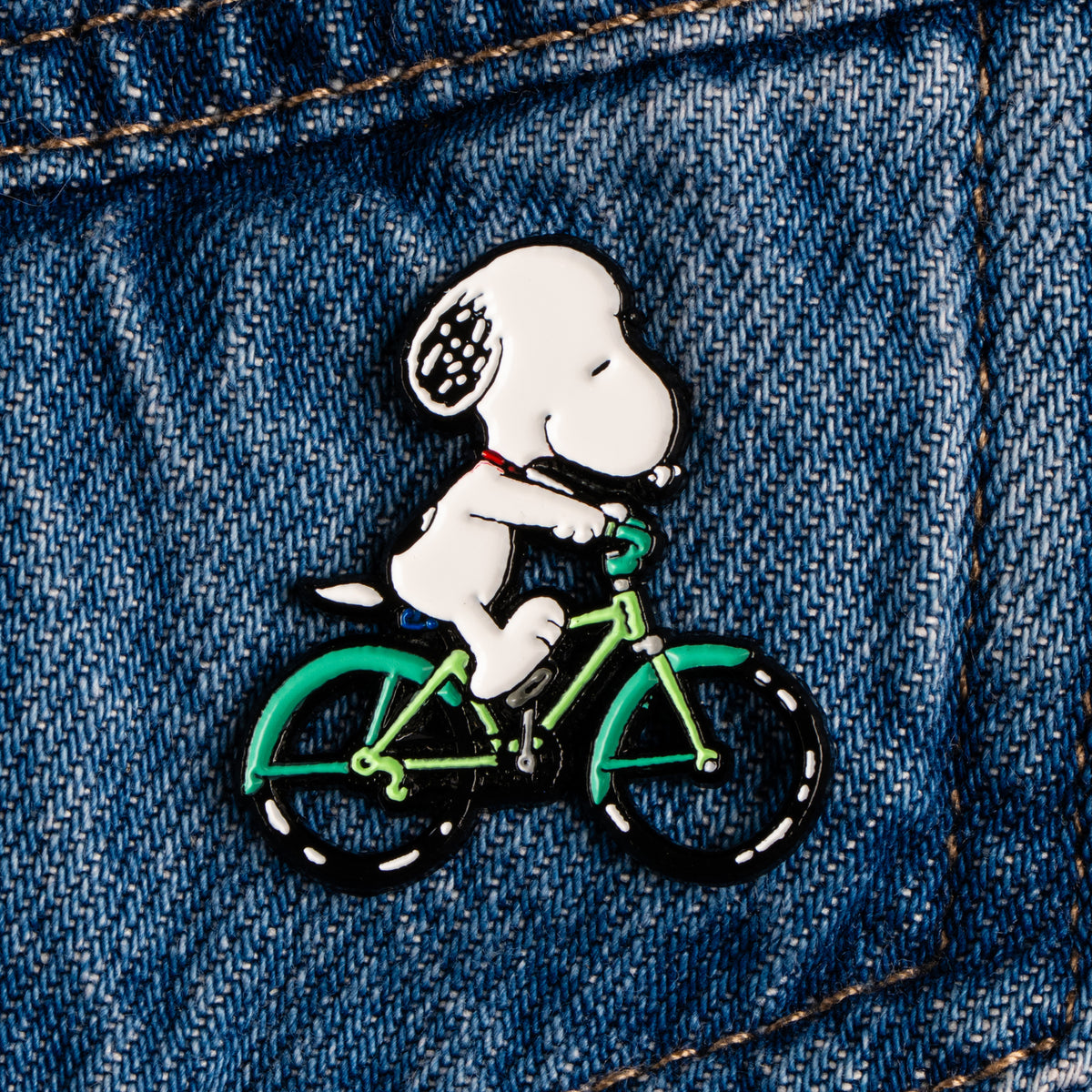 Peanuts Lifestyle Enamel Pin - Cycle