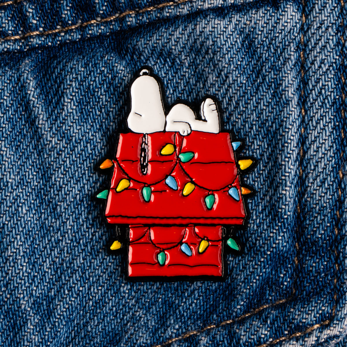 Peanuts Christmas Enamel Pin - Treehouse