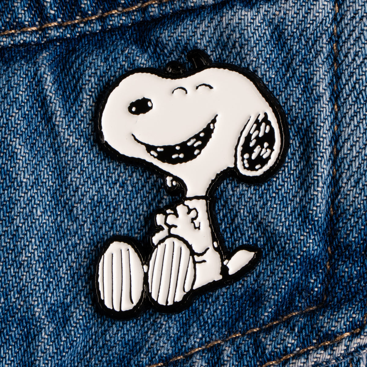 Peanuts Enamel Pin - Giggle